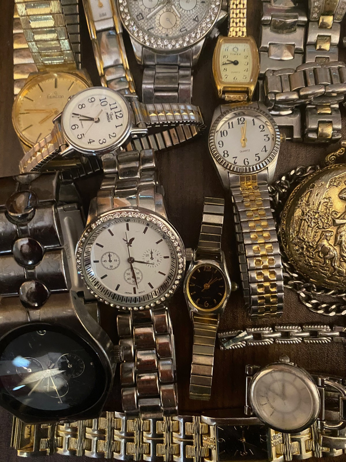 Huge Lot 85+ Vintage to Now Used Watches some Run Gold Silver Tone BRANDS+++