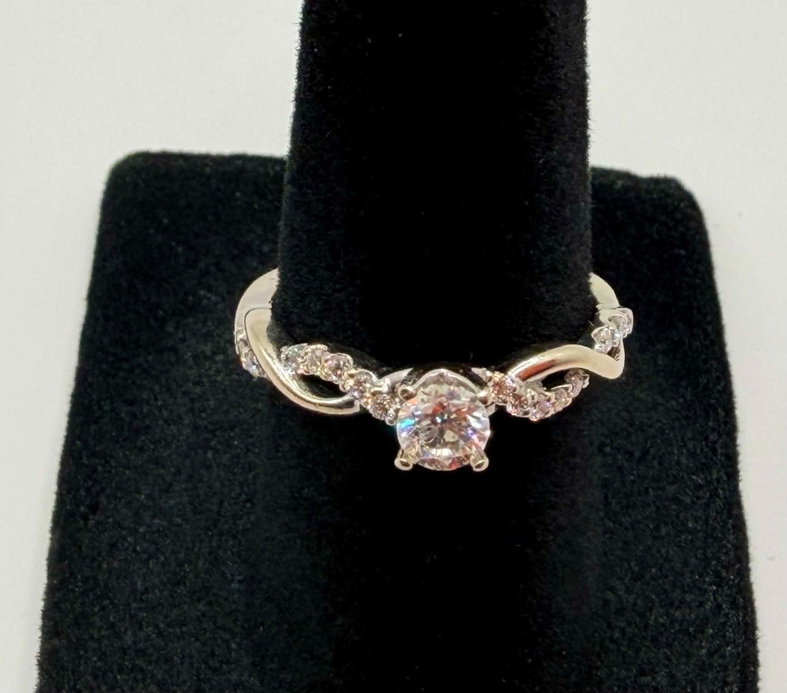 Dainty 14k White Gold Twist Band Ring Approx .25ct Main NATURAL Diamond Sz 8.25