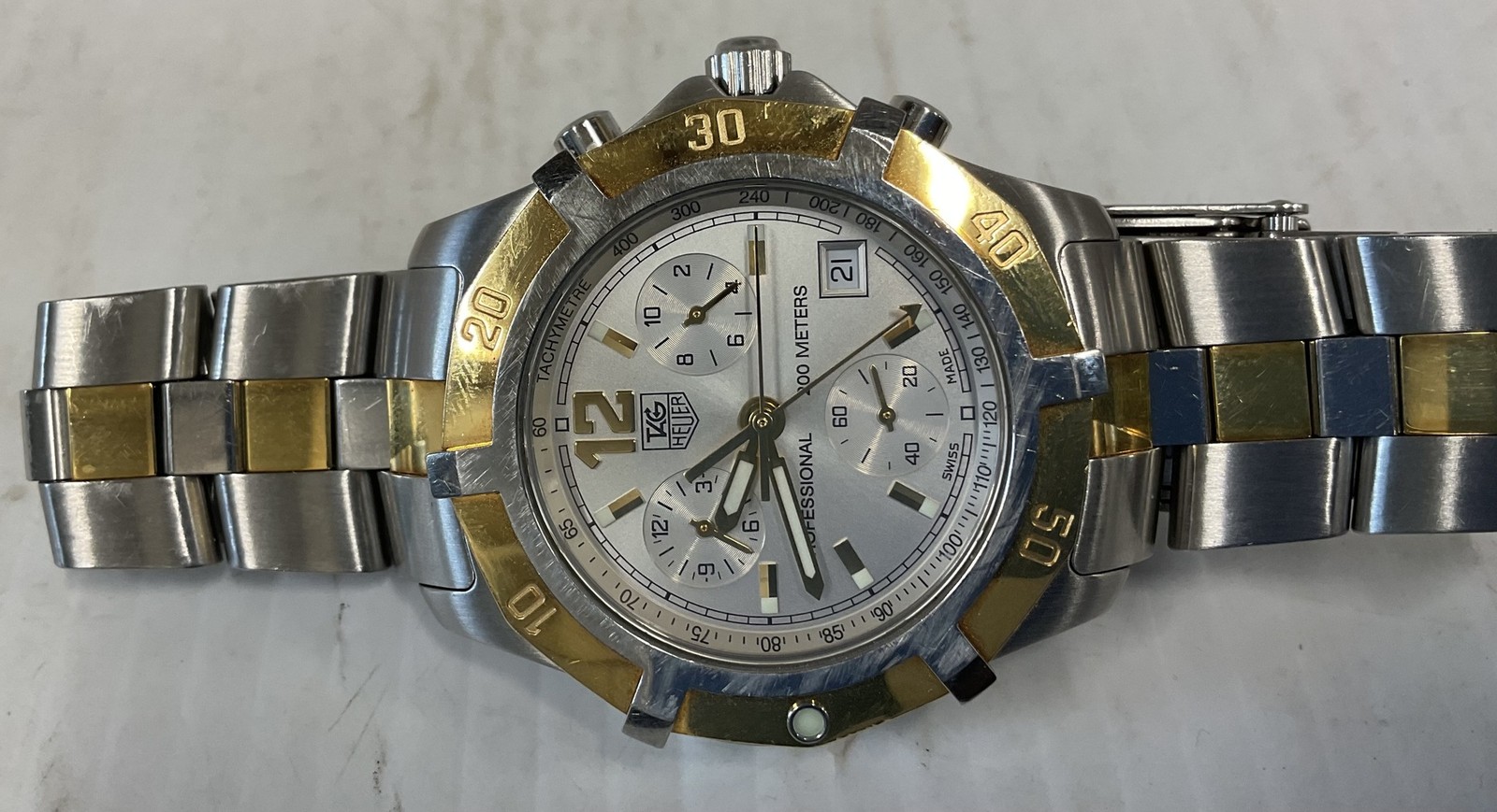 Tag Heuer Professional 2000