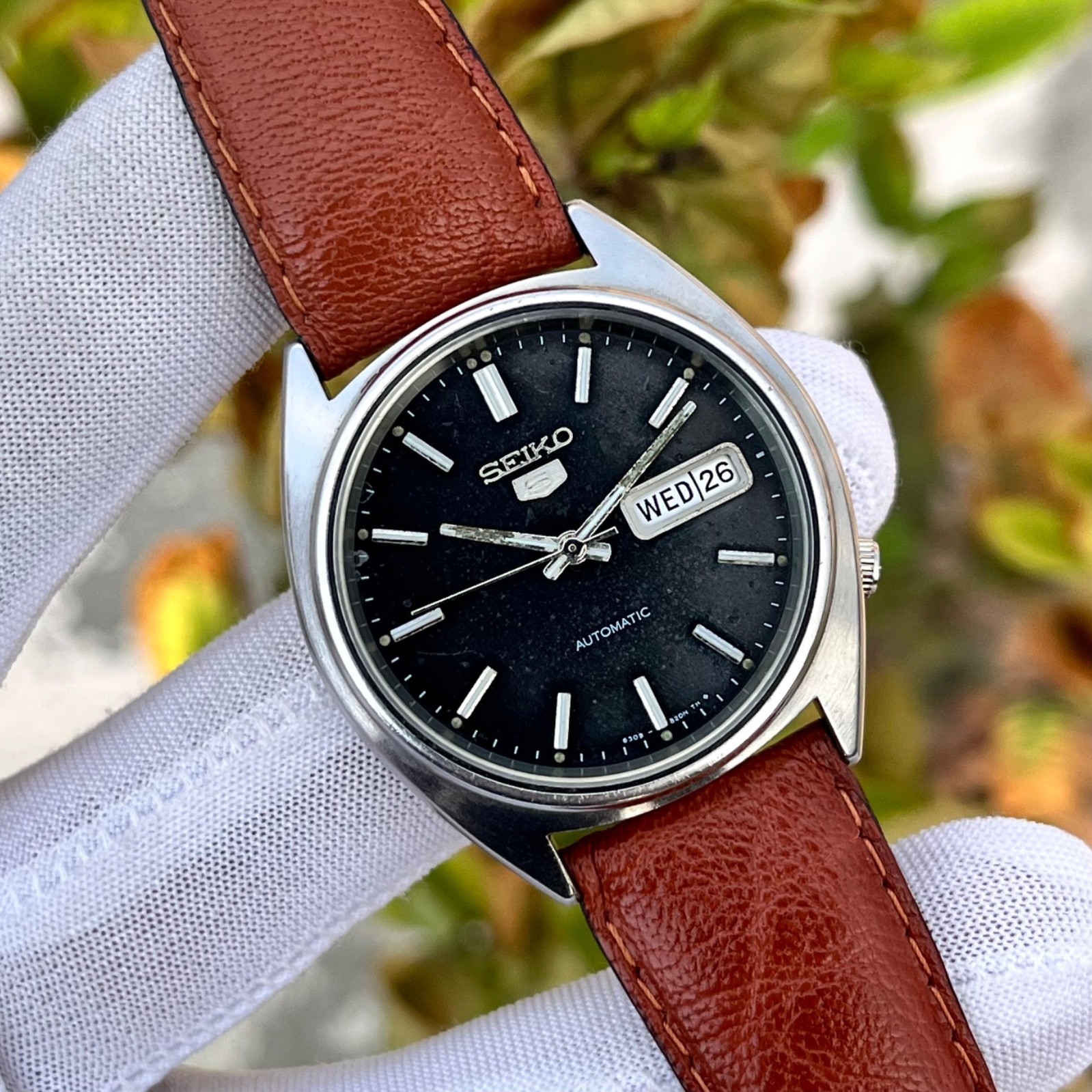 Vintage Seiko 5 Automatic Black Dress Formal Dial Japan Made Men Watch 6309-8840