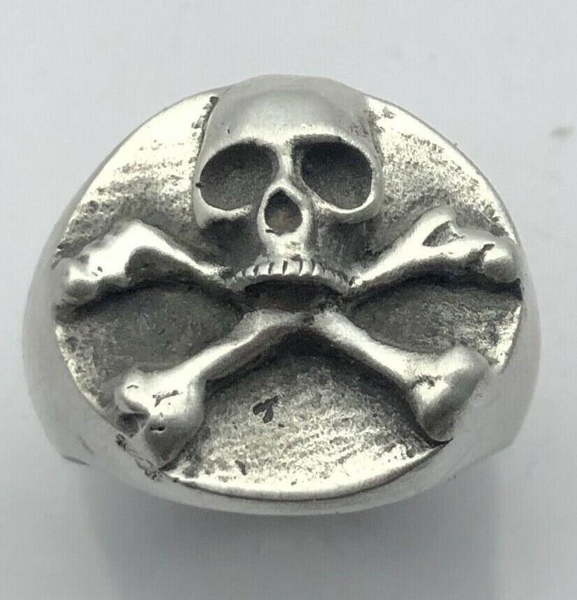 MJG STERLING SILVER SKULL AND BONES RING. MEMENTO MORI. BIKER. GUITAR. SZ 10 1/2