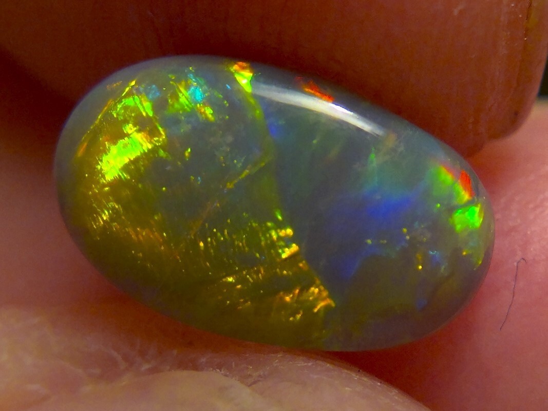 1.25cts Solid Lightning Ridge semi black opal, stunning rainbow fire *see video*
