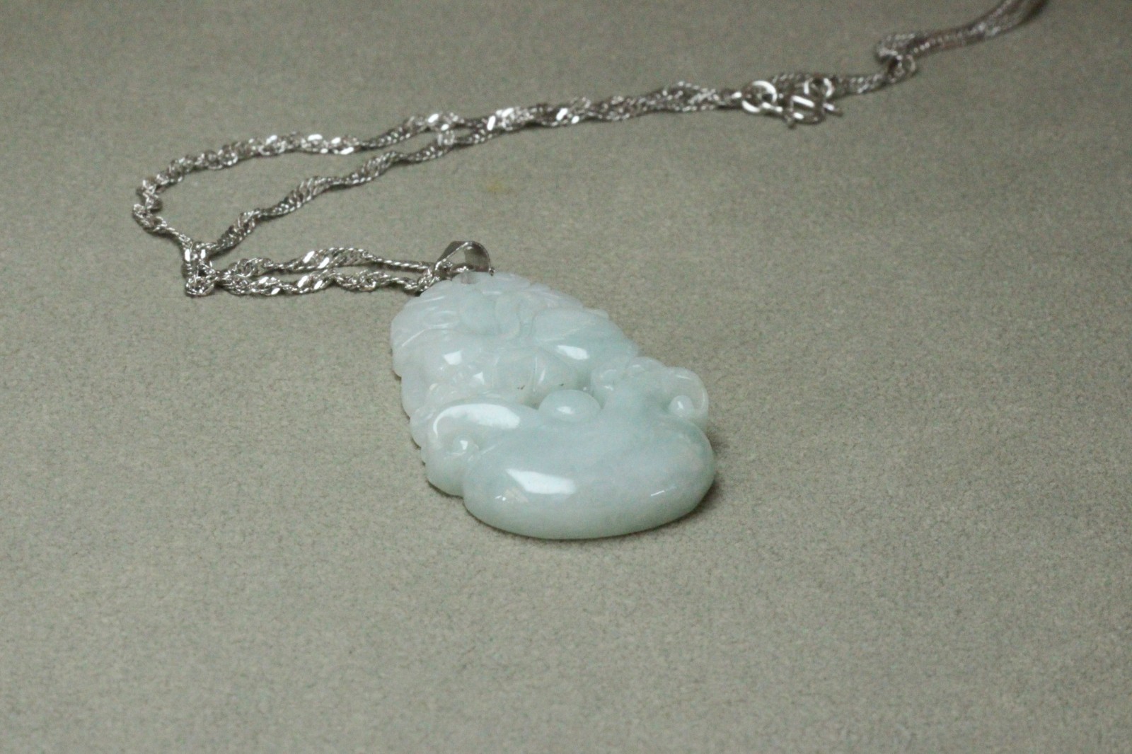 Natural White green A Jadeite jade Hand-Carved Rabbit (Chinese Zodiac) Pendant