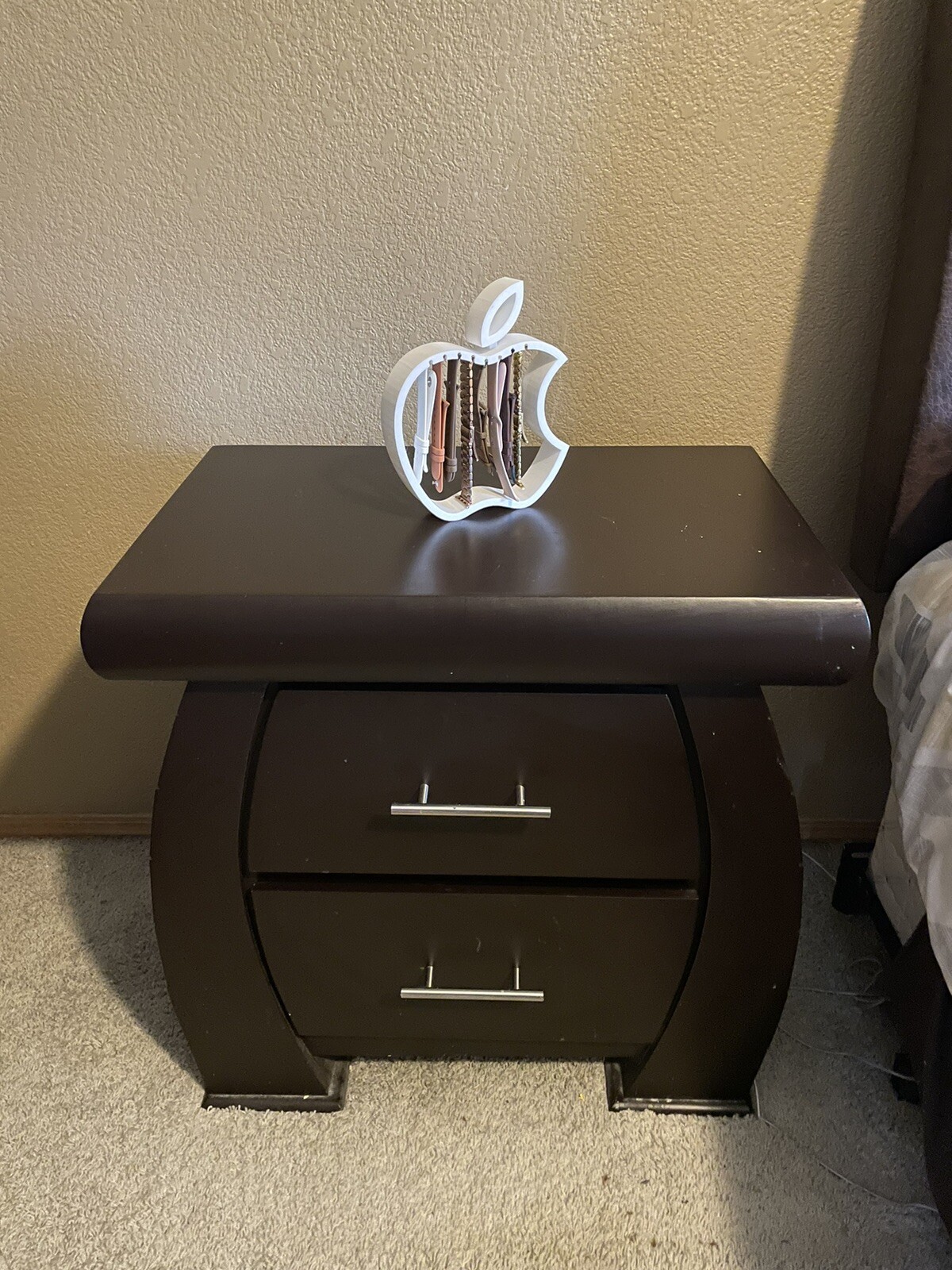 APPLE WATCH BAND HOLDER, DISPLAY, ORGANIZER,it holds up to 8 watch bands