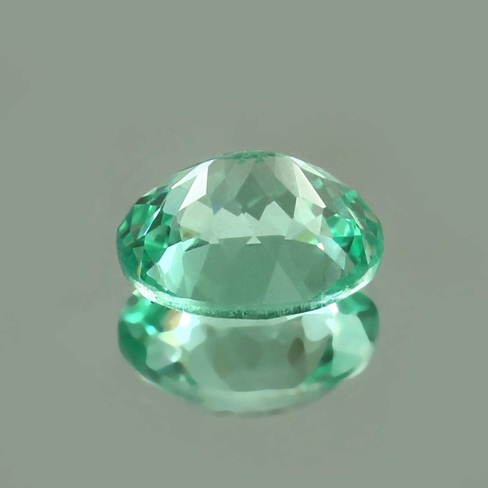 6.65 CT – AAA Natural Flawless Ceylon Green Sapphire Loose Oval Gemstone Cut