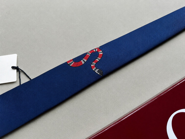Gucci Mens Tie 2.75” (7cm) Cobra KING Embroidery Blue NWT