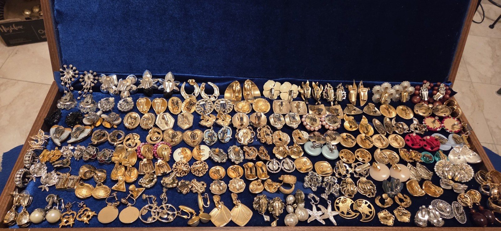 Vintage Mod Earrings Lot Of 117. 3lbs 15oz. 38 Signed Monet Hobé Avon Trifari…