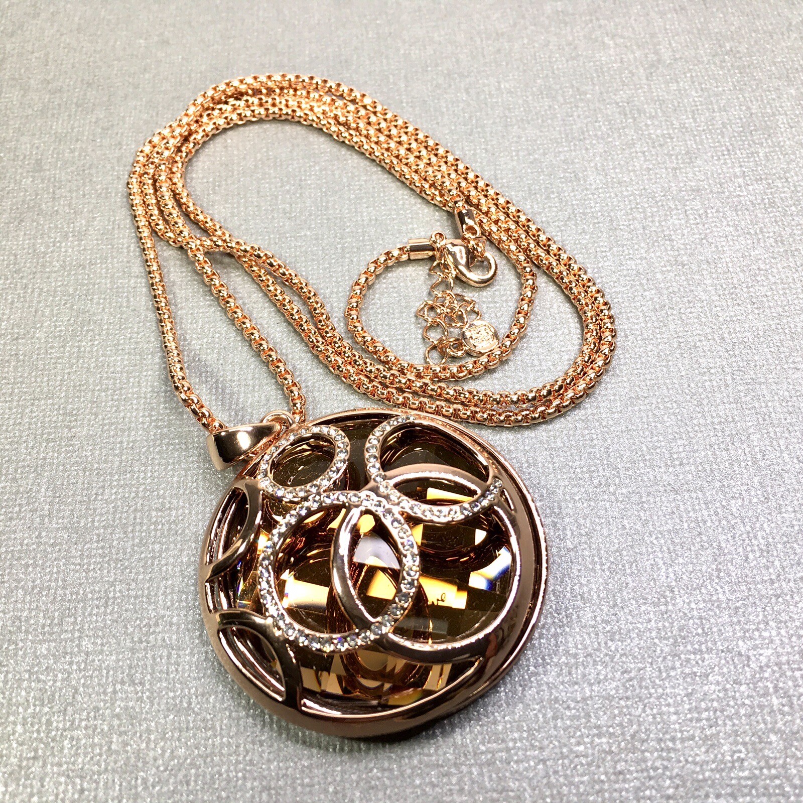 Qianse Fashion Rose Gold Color Amber Rhinestone Chunky Pendant W/ 32″ Box Chain
