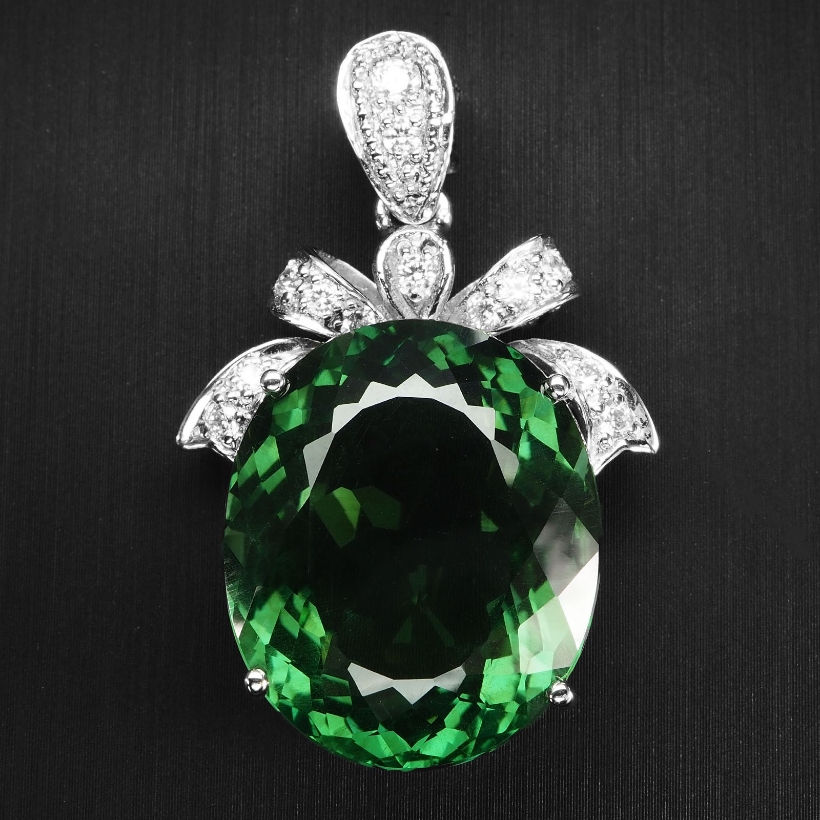 Indicolite Green Tourmaline Oval 32.55Ct 925 Sterling Silver White Gold Pendants