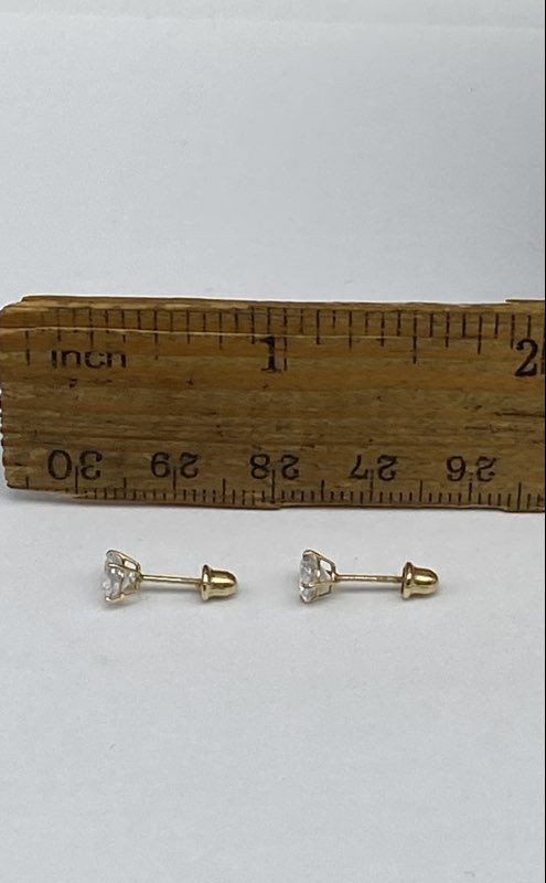 14k Yellow Gold Cubic Zirconia Solitaire Stud Earring 0.5g