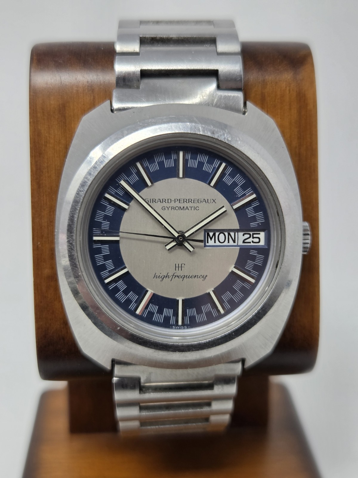 Vintage Girard-Perregaux Gyromatic High Frequency Blue Racing Dial Watch 1970s