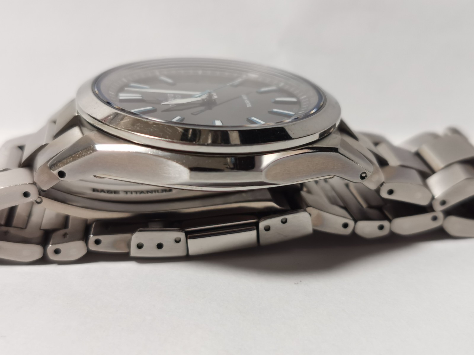 Casio Oceanus OCW-S100 Radio Solar Date Vintage Watch JDM