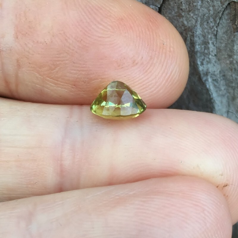 Bright! Natural Grossular Andradite Mali Garnet 1.87 carats GLI