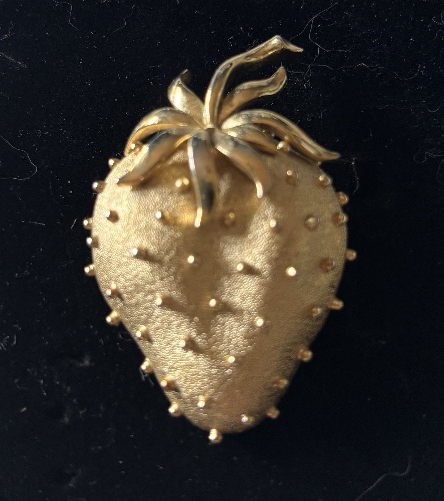 Vintage Trifari Gold Tone Strawberry Brooch Pin Textured Satin Finish Fruit