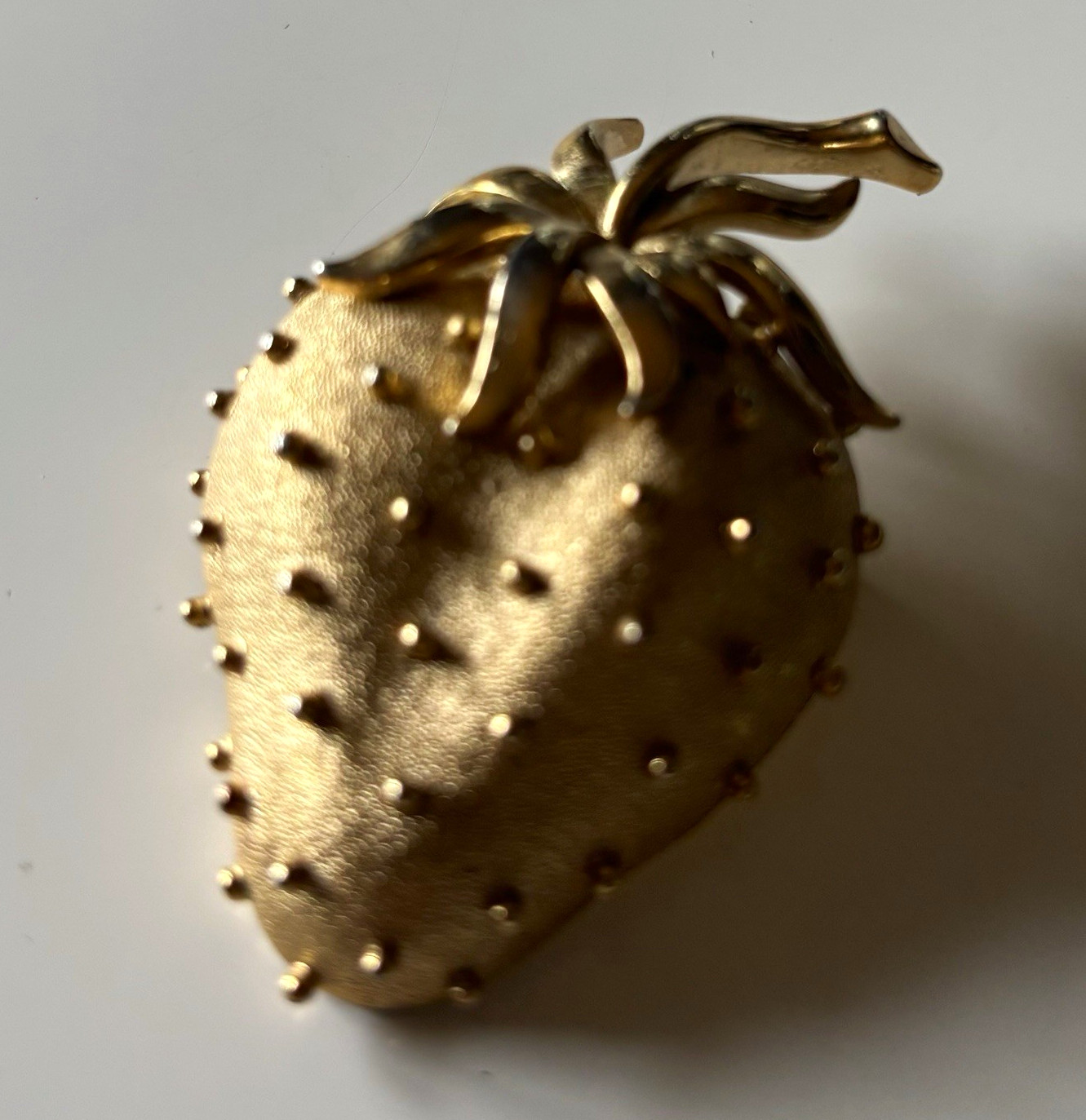 Vintage Trifari Gold Tone Strawberry Brooch Pin Textured Satin Finish Fruit