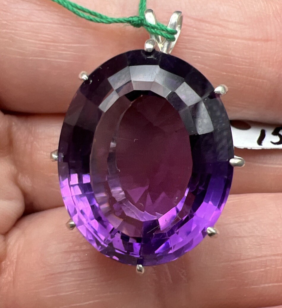 31.69 ct Amethyst and Sterling Silver Pendant. 8.8 Grams