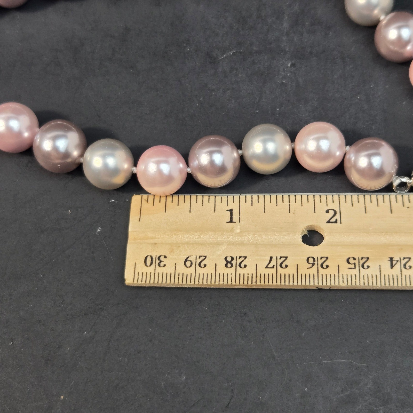 Pink Mauve Cream Faux Pearl Knotted Necklace Silver Tone Spring Clasp 16.5 In
