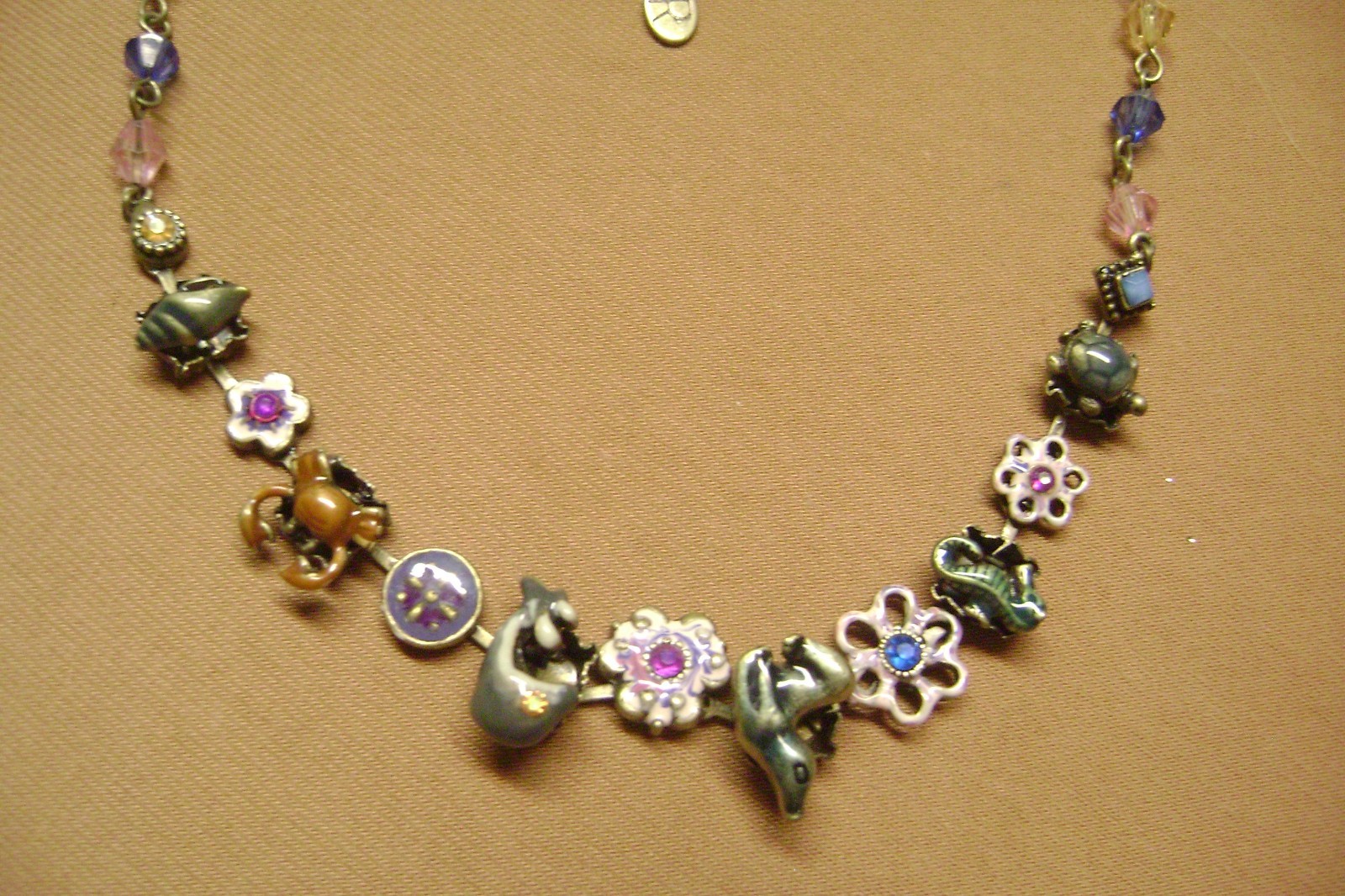 VINTAGE OCEAN ANIMALS, SEAL,SEAHORSE, LOBSTER… CRYSTAL FLOWER CHAIN NECKLACE