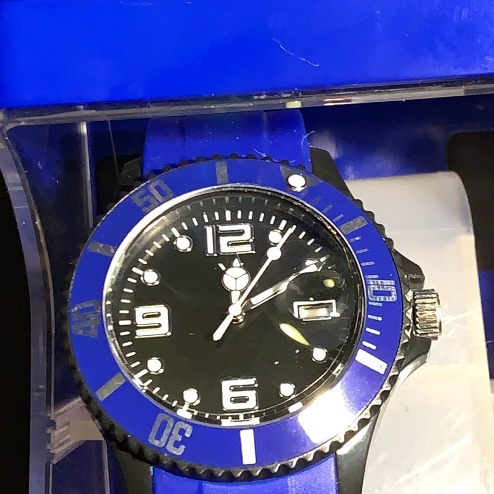 Yo time royal blue diver style watch NIP