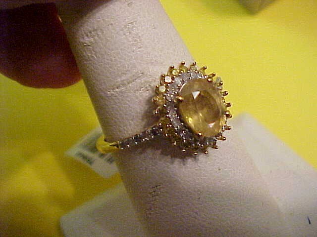 Size 10 Madagascar Yellow Sapphire, Yellow and white diamond (IR) 0.45 cts.