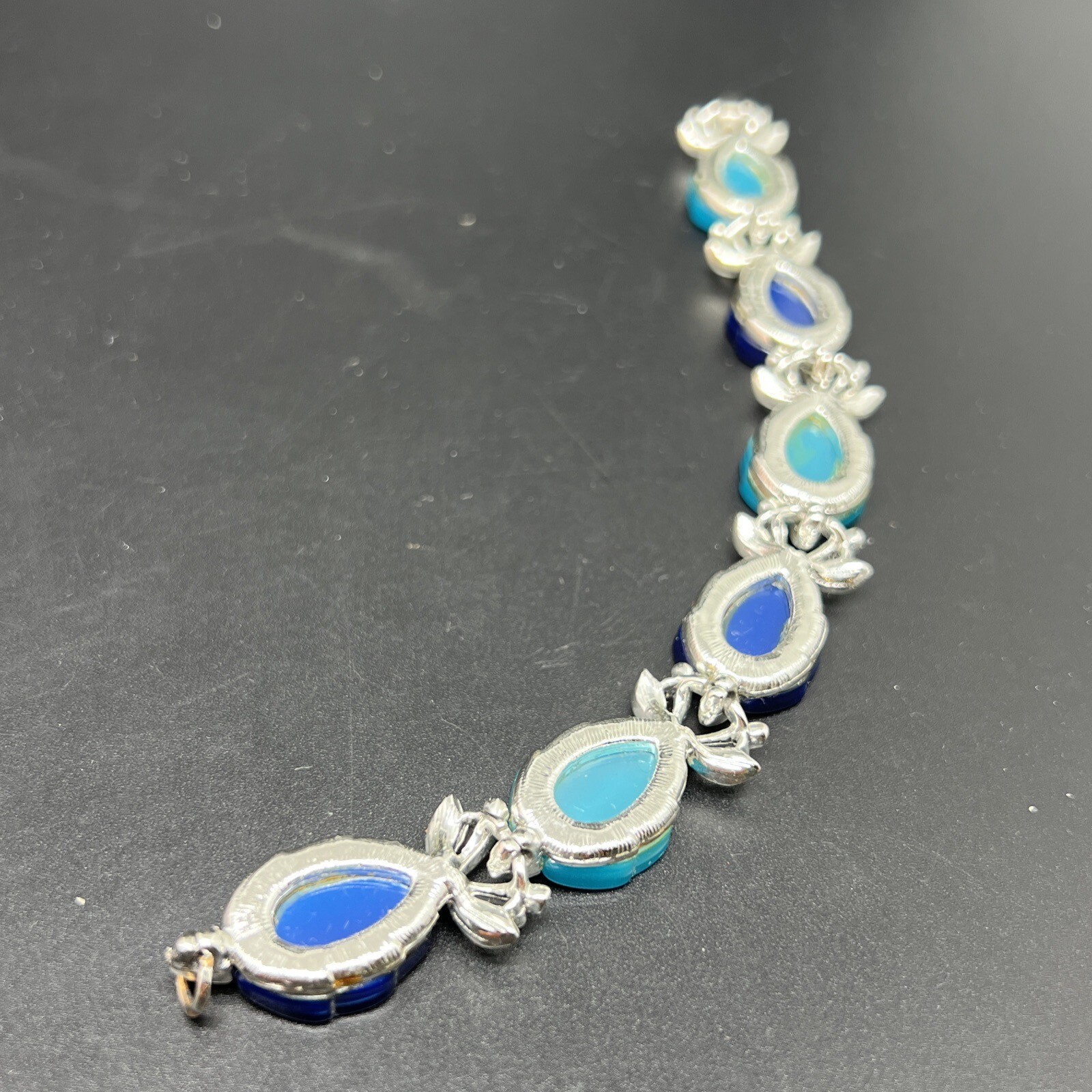VINTAGE BLUE MOONGLOW LUCITE THERMOSET LEAVES LINK 7” BRACELET 6655