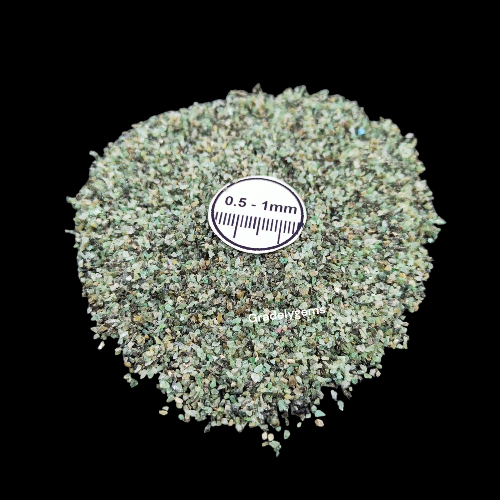 Exquisite Emerald Gemstone Crushed Powder – Rich Green Hue for Resin Art & Craft