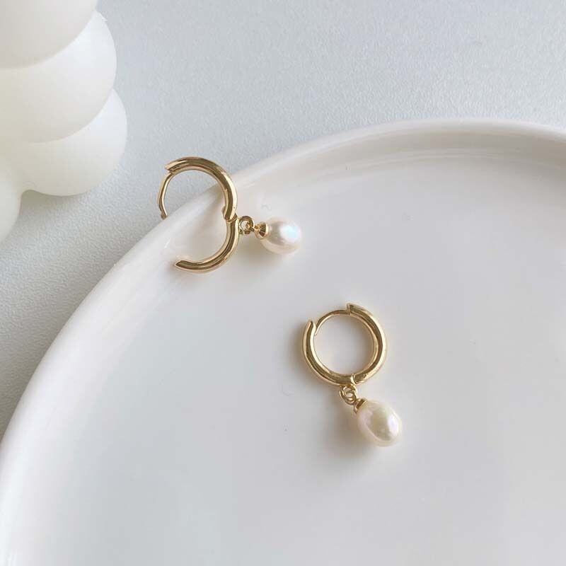 Woman 18K Gold Plated Freshwater Pearl Earring Clip Hoop Huggie Drop Dangle