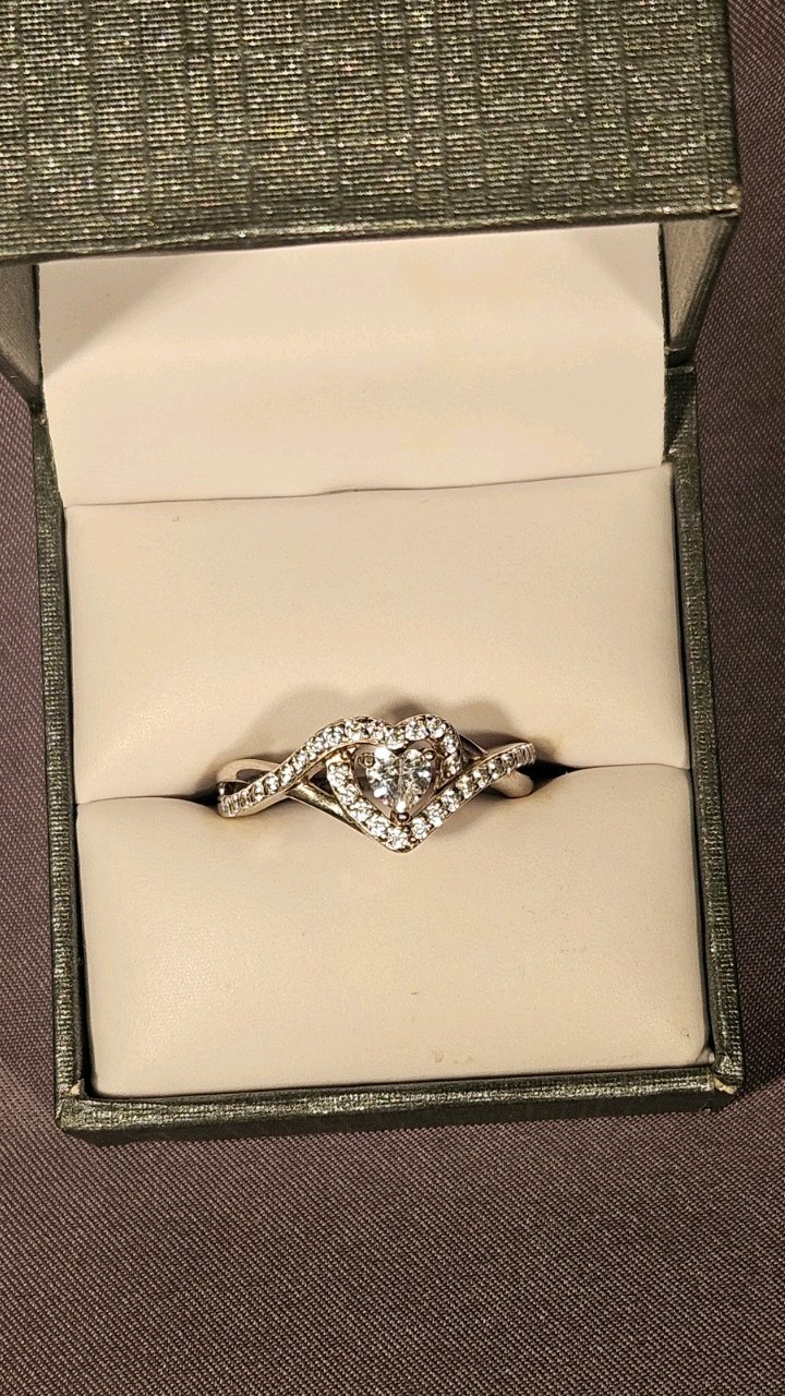 Brilliance Fine Jewelry 925 size 7