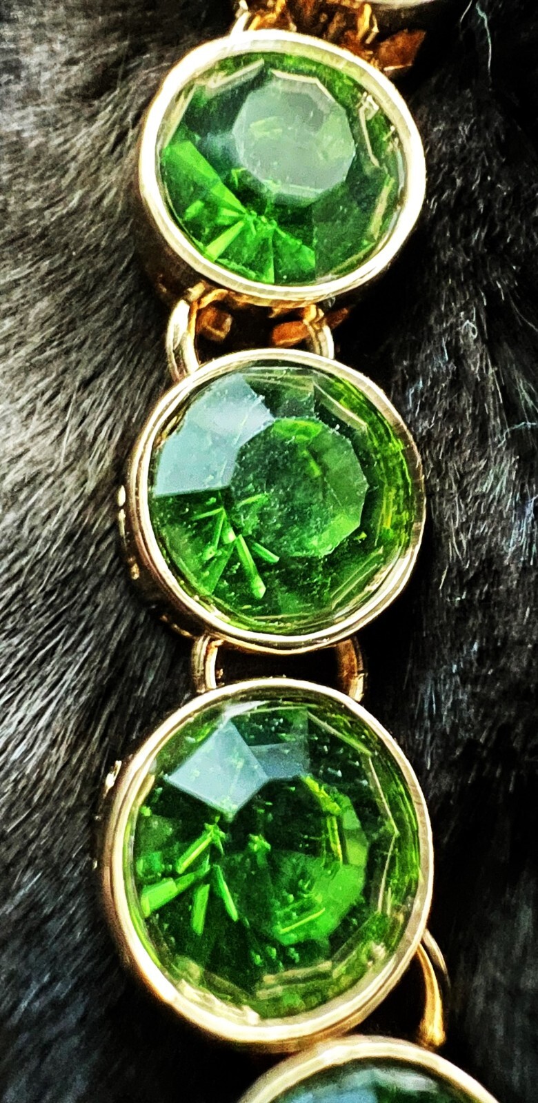 Vivid Jewel Tone Green Austrian Crystal Tennis Necklace Brass Gorgeous 18 inch