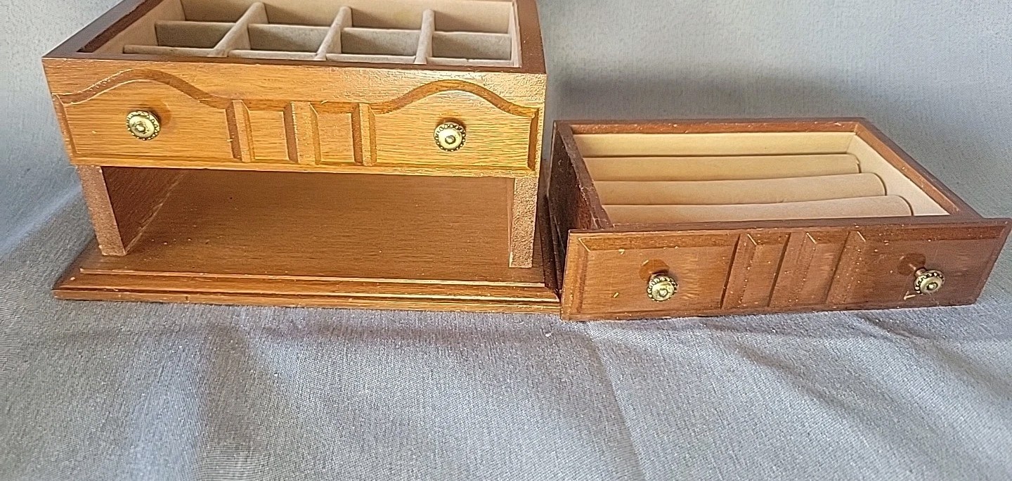 Vintage Wood Centurion Jewelry Box Imports Taiwan Velvet Lined 1970’s