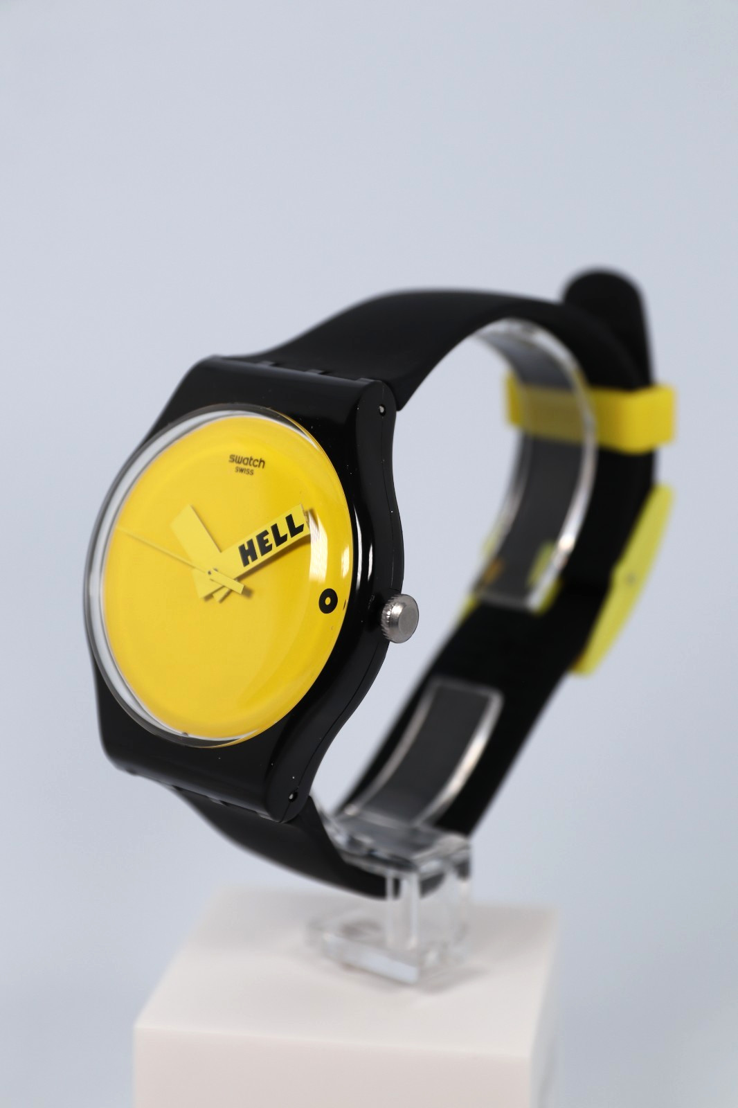 New Limited Swatch Swiss CIAO TUTTI” WRISTWATCH, BLACK YELLOW SU0B120 41MM