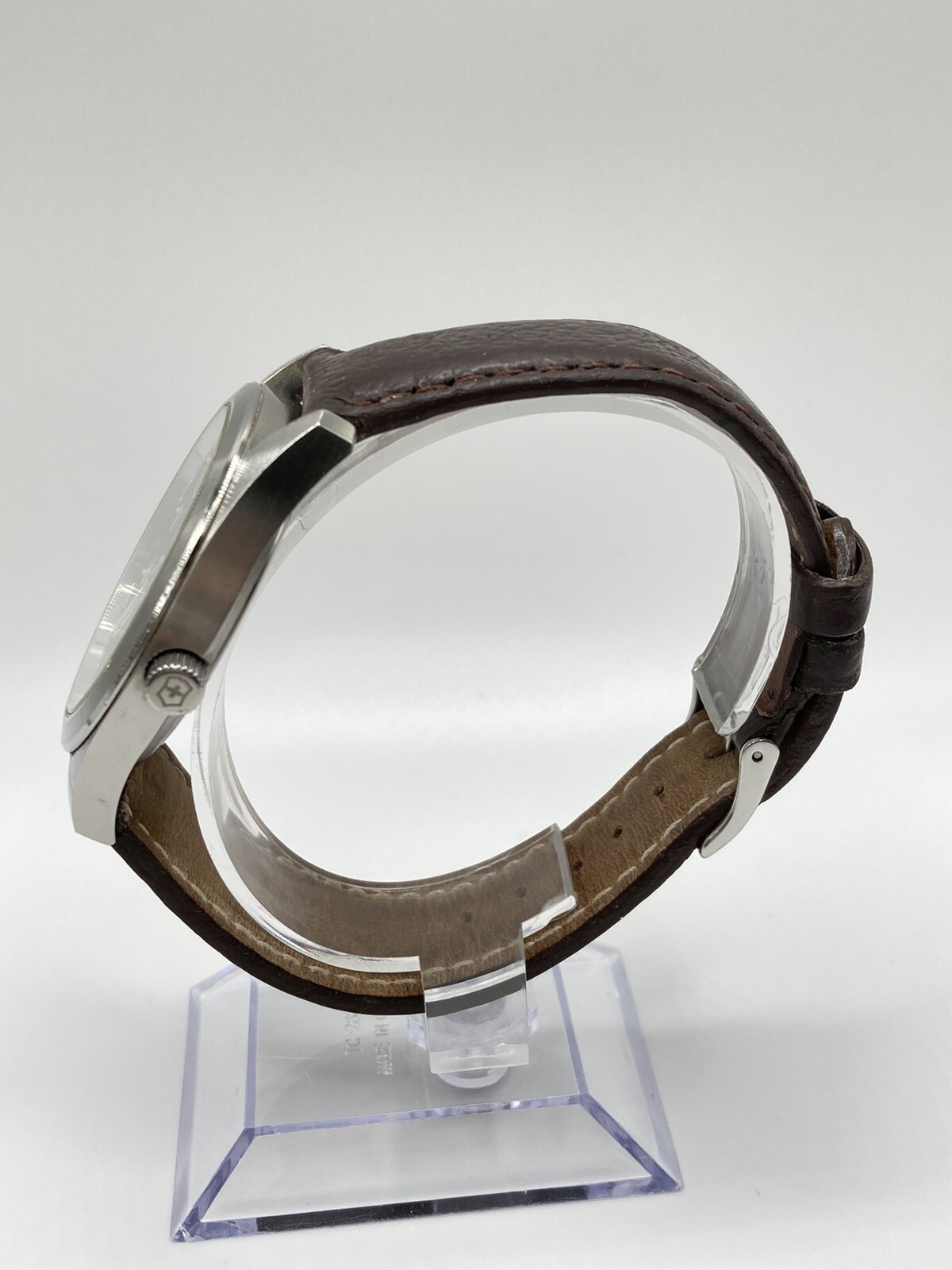 Vintage 90’s Swiss Army Men’s Garrison Watch Men’s Leather Band Watch 241083