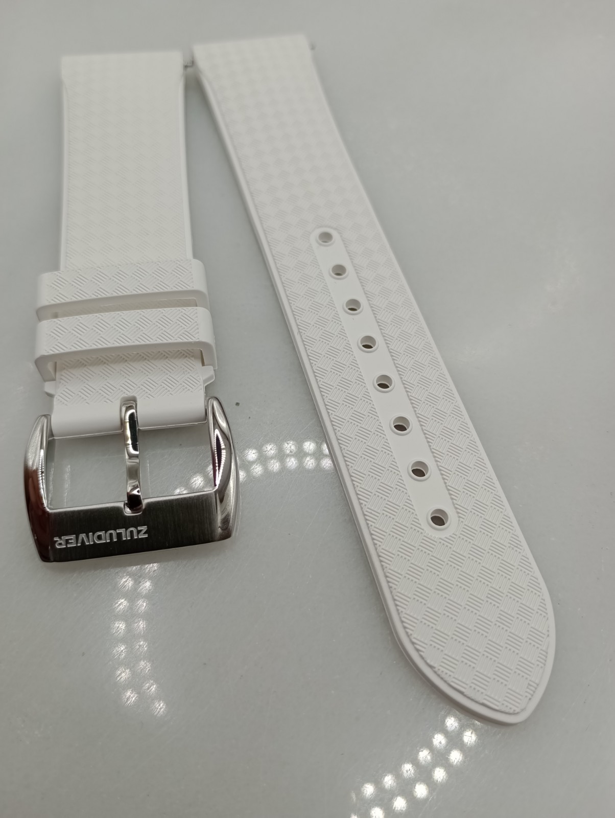 New 22mm Watchgecko Zuludiver HNBR Rubber Watch Strap White Quick Release 6B332