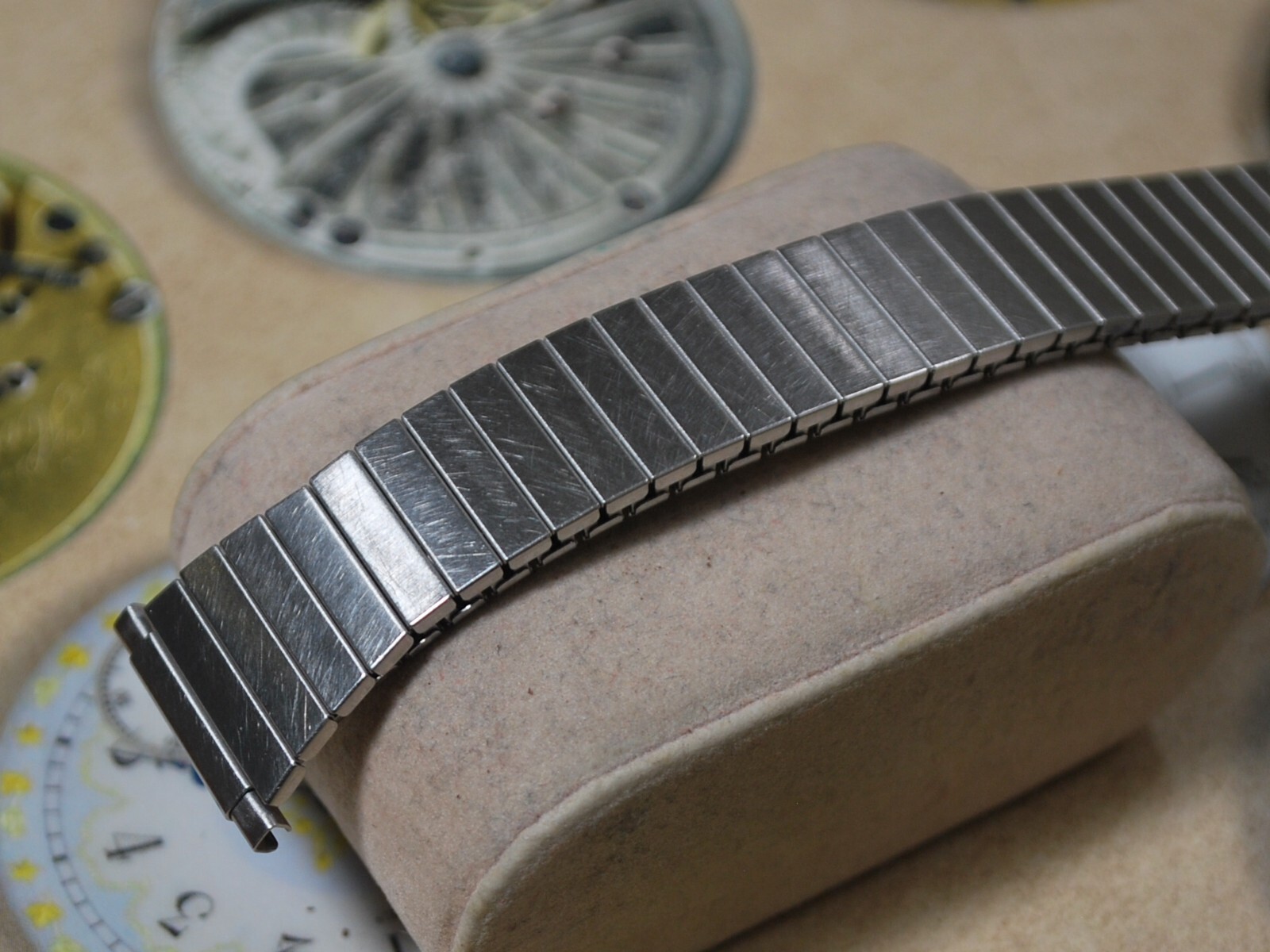 Nice 16mm to 22mm CHINA Made Stainless Steel Men’s Watch Band –CHI091923