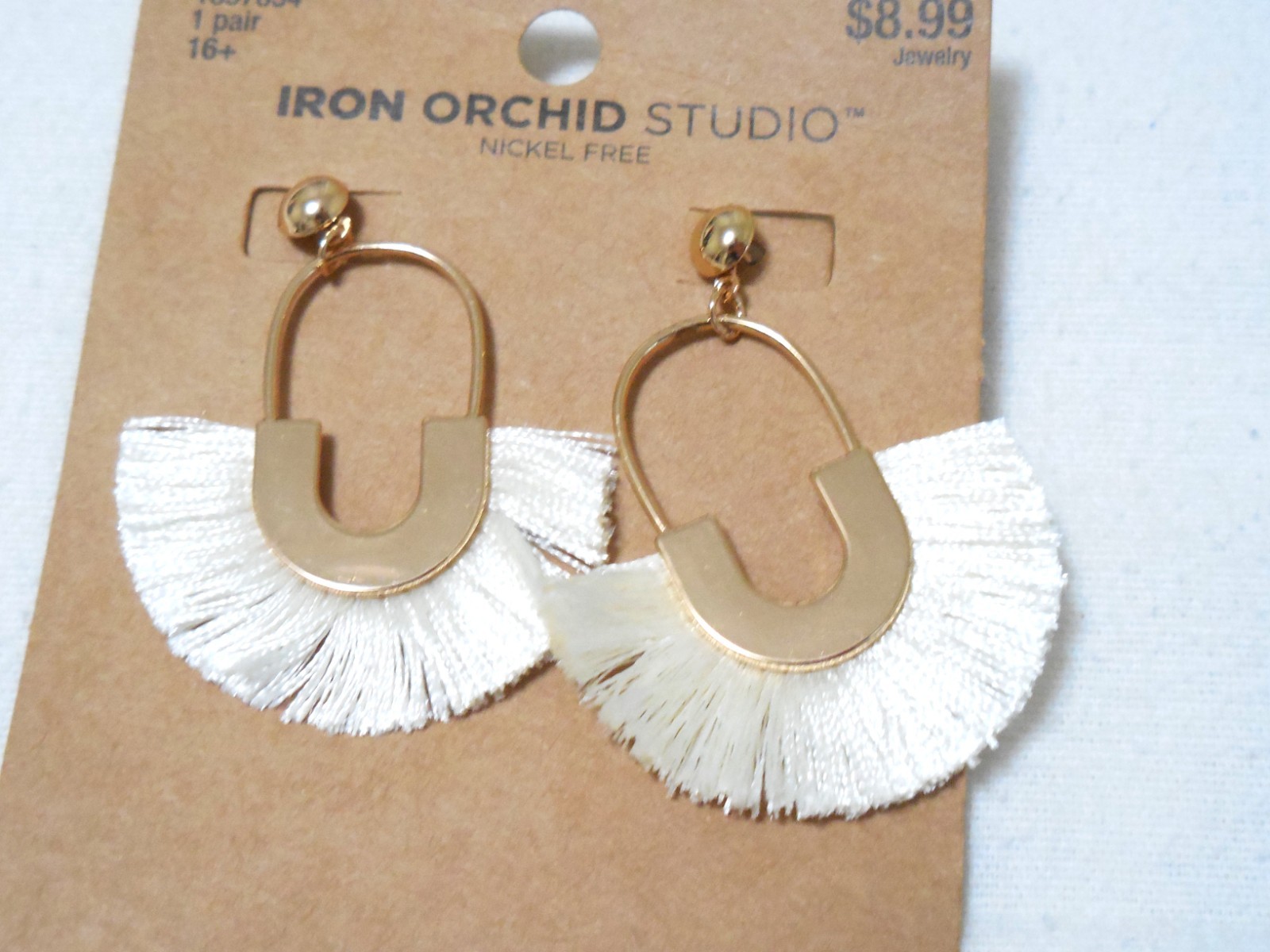 2 Pairs of Women’s Fabric Dangle Earring in Ivory w/ Vintage Woven Coin Bag