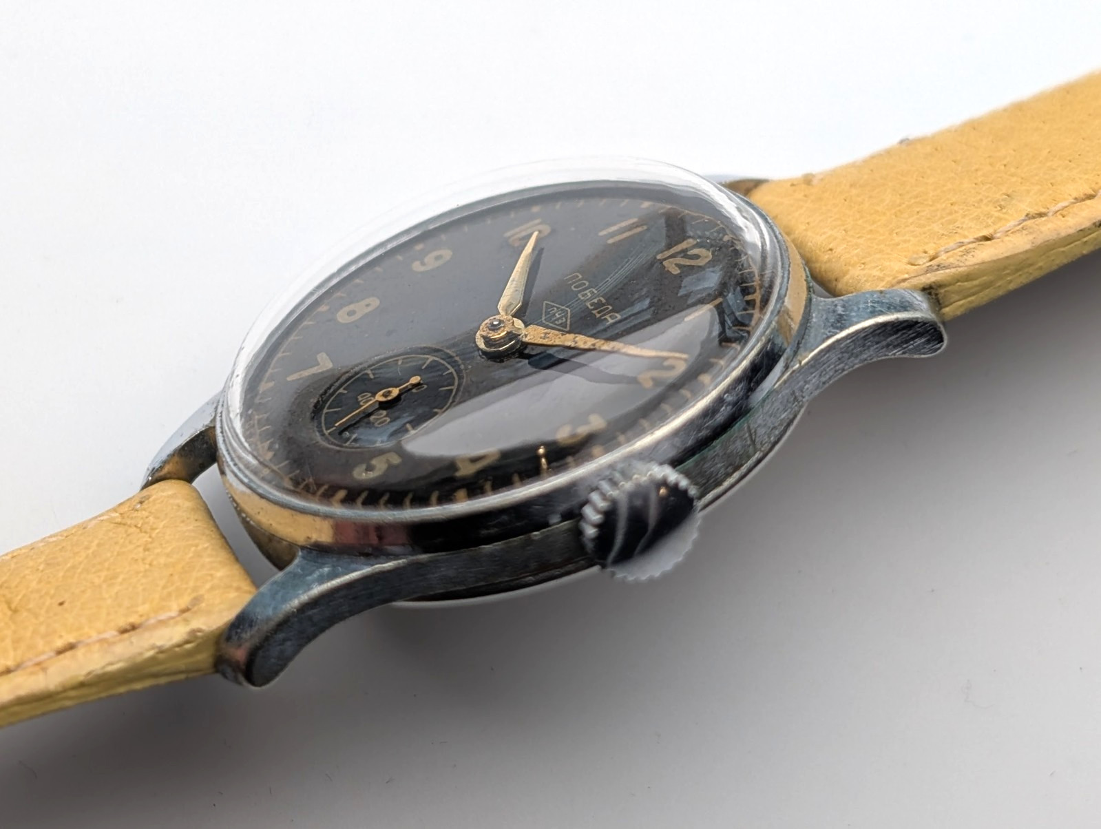 Vintage Pobeda (Победа) Gilt Dial Watch, 15 Jewel PChZ (ПЧЗ) 2602 Movement, 1958