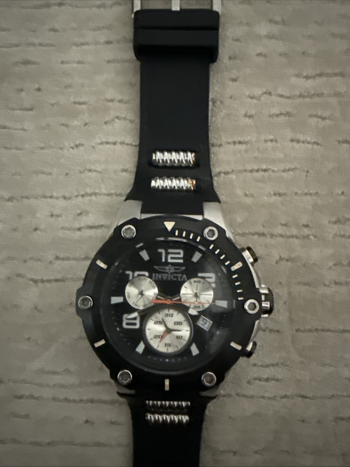 invicta mens watch 22235 Tritnite Night Glow Flame Fusion Not Working For Parts