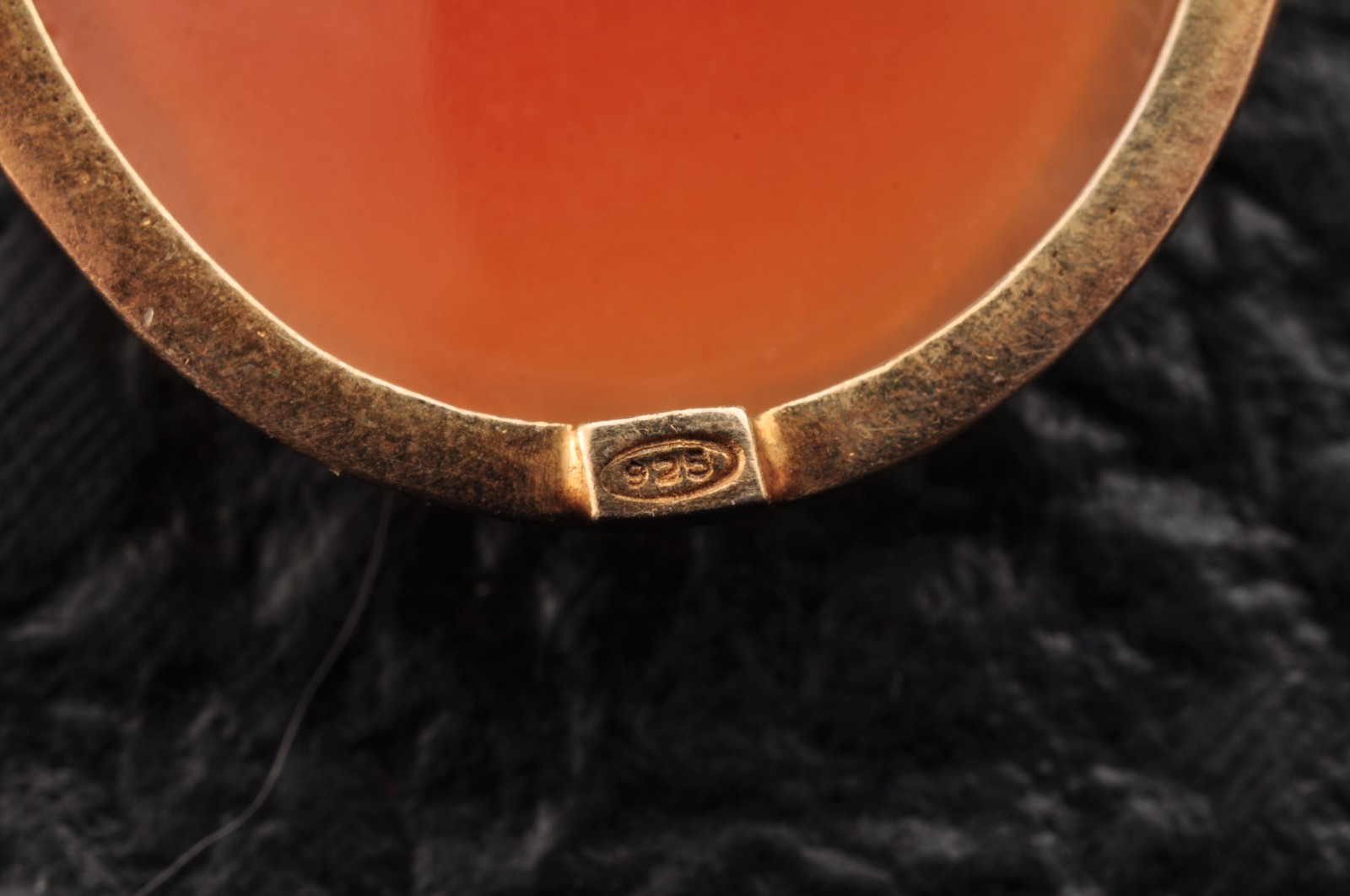 3 items vintage 925, 800 silver oval shell cameo brown and white (Total 75.5ct).