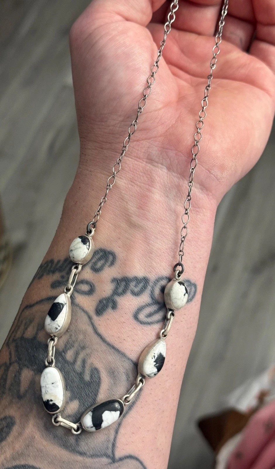 STERLING SILVER WHITE BUFFALO 6 STONE STATION CHOKER BAR MIX SHAPE NECKLACE .925