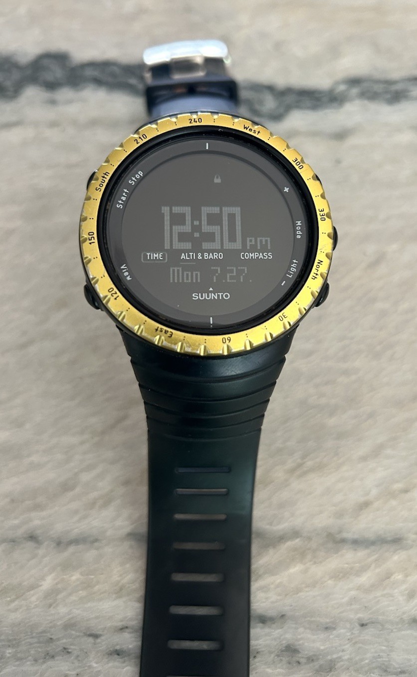 Suunto Core Outdoor Sports Watch. Altimeter, Baro, Comp. New Battery. Used