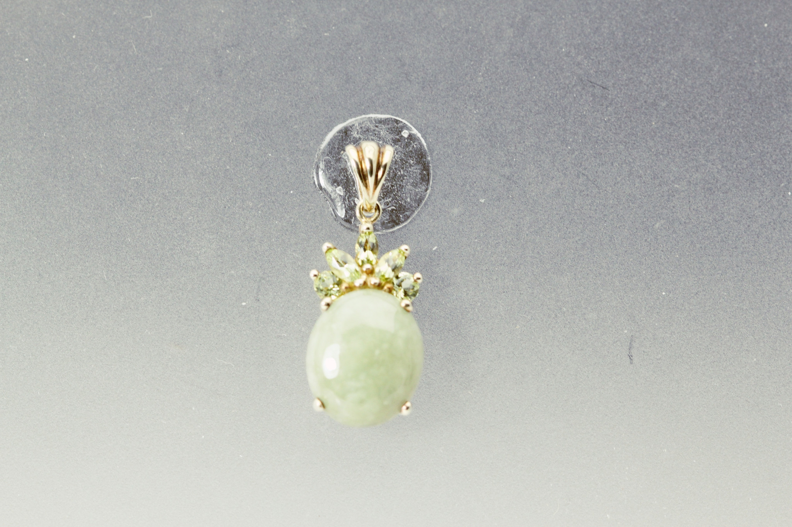 10k Yellow Gold Green Cabochon Stone with Accents Pendant 2 Grams (PEN9932)