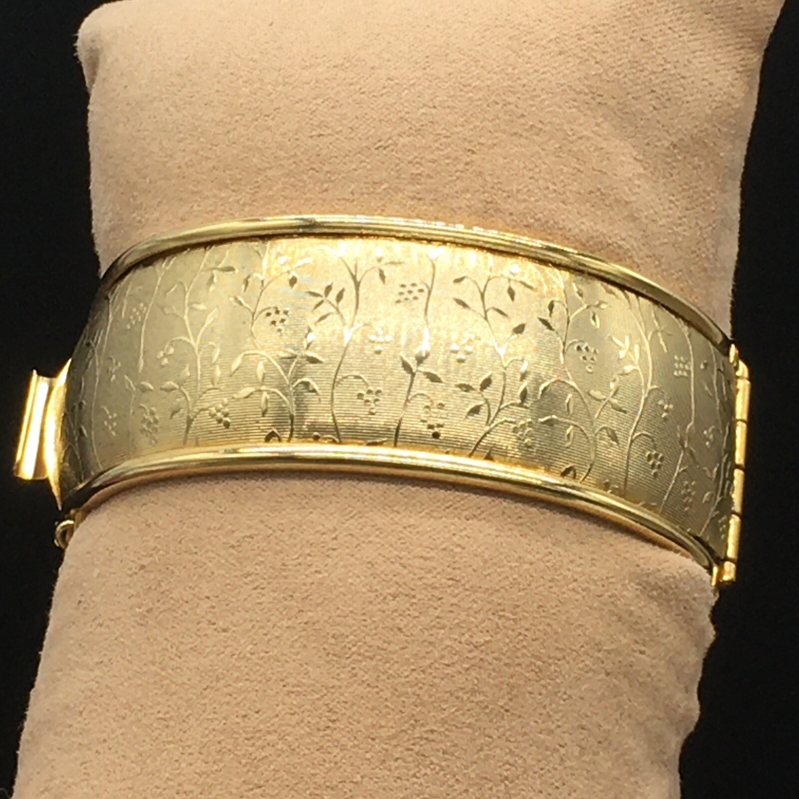 Floral Pattern Bangle Bracelet with Safety Chain Gold Tone Chinoiserie Embossing