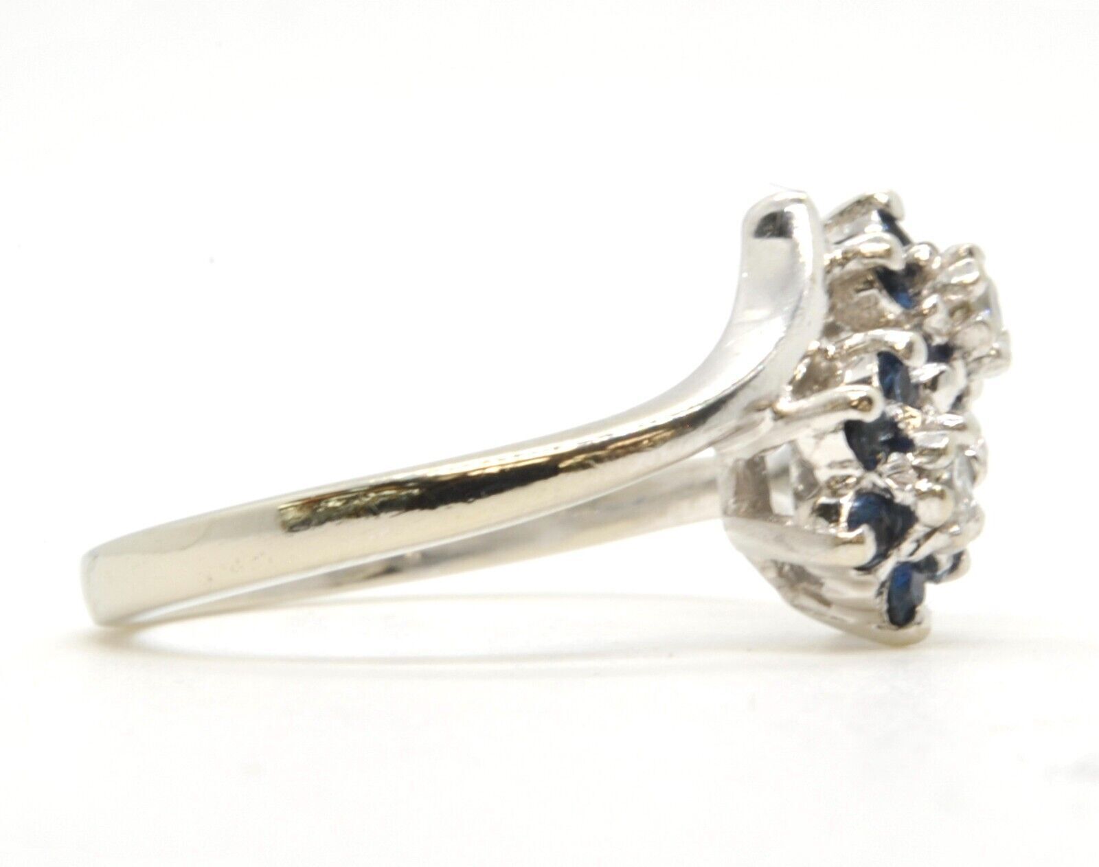 14k White Gold Dark Blue Sapphire And Diamond Cluster Right Hand Ring Size 6