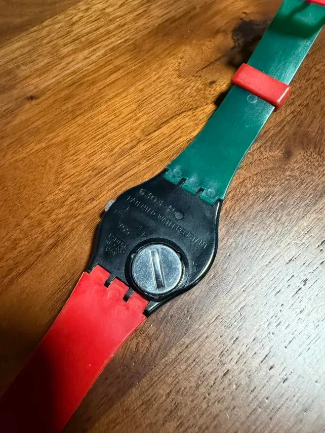 Vintage 1986 Swatch “Sir Swatch” | Rare Green/Red Split Strap | Heraldic Dial