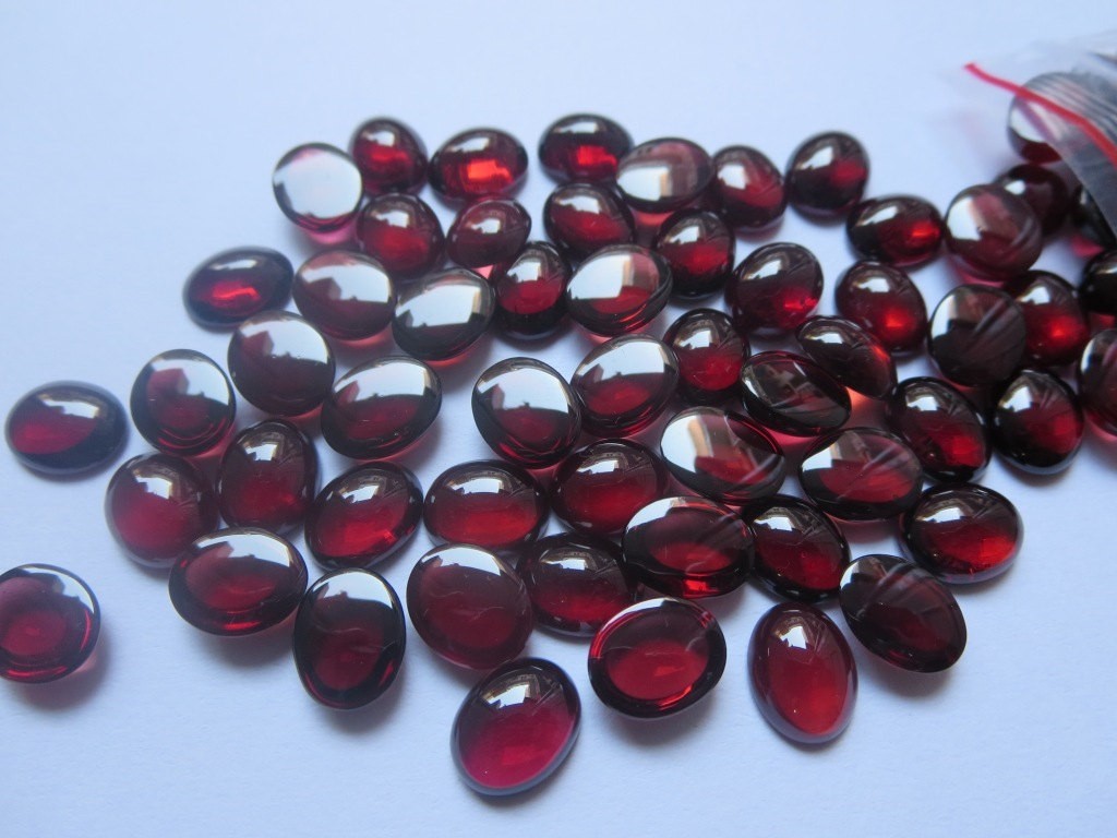 Natural Garnet Mozambique Oval Cabochon 3x5mm to 8x10mm Loose Gemstone