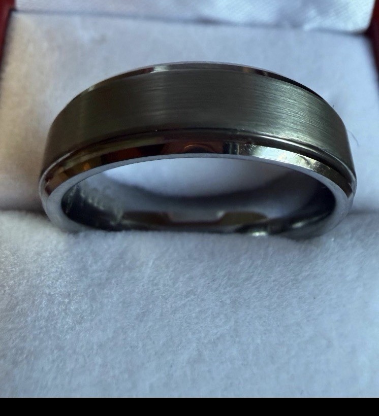 Men’s Tungsten Wedding Band New Size 11