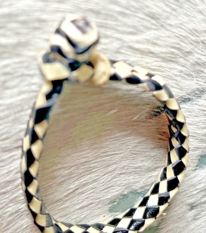 Western Mens Bracelet 7 7/8 x 3/8 in Flat Braid Leather Knot Cowgirl Blk White