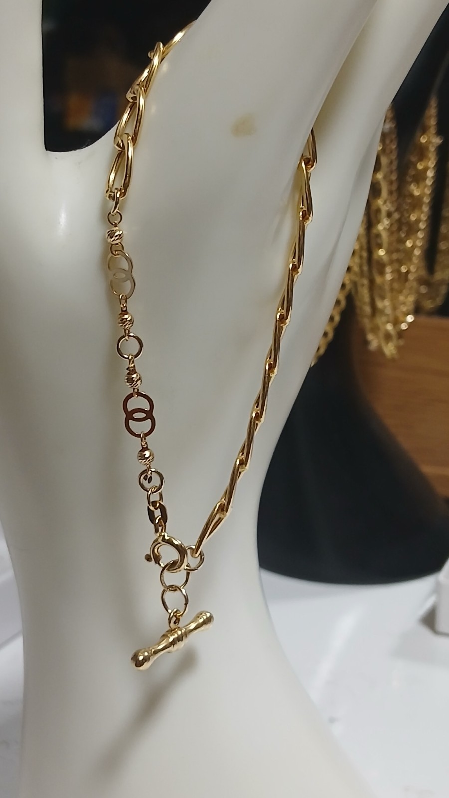 9ct Yellow Gold Bracelet.