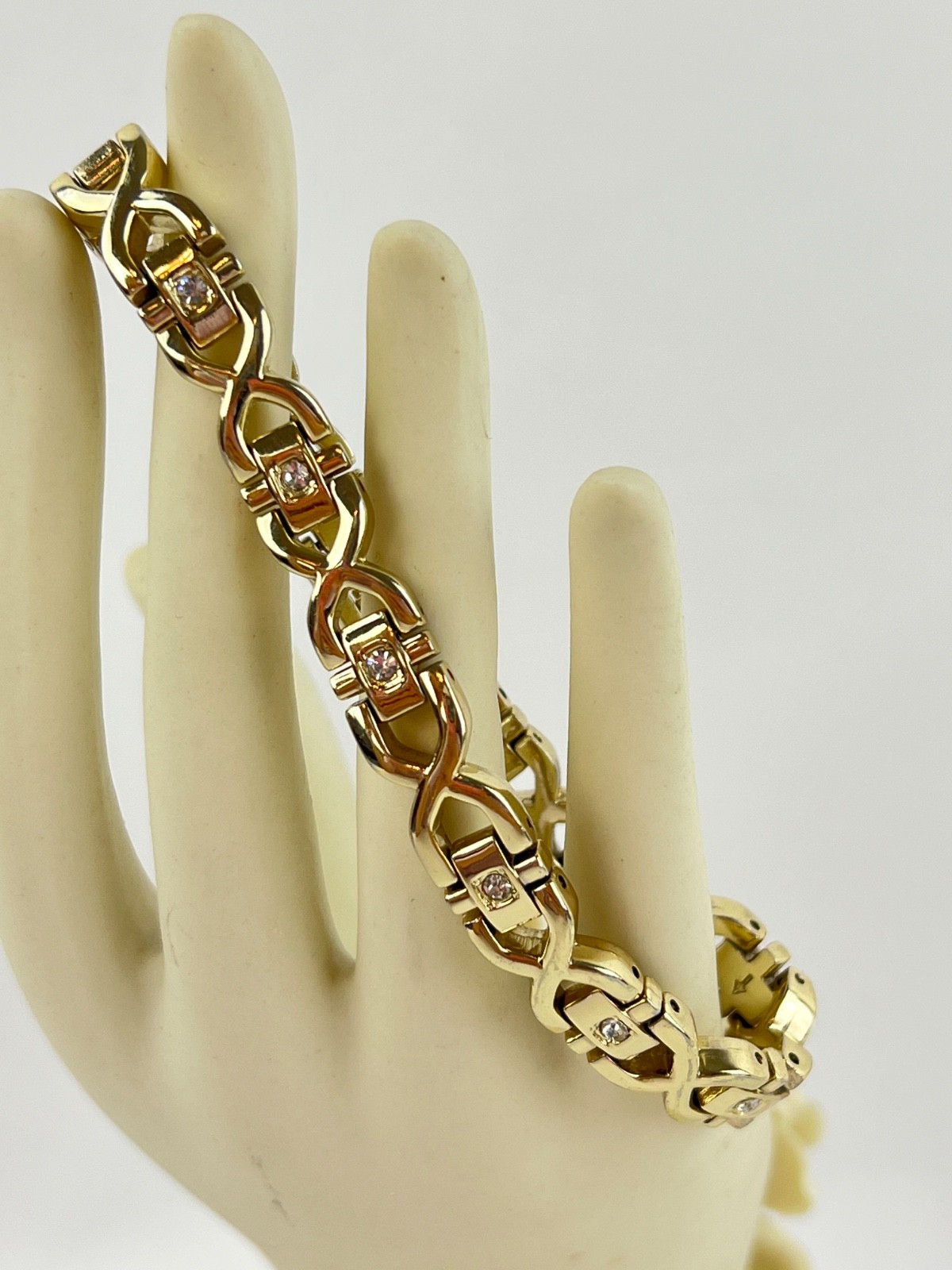 Fashion Gold Tone Rhinestone Link Bracelet 7.5″ Length Fold Over Clasp