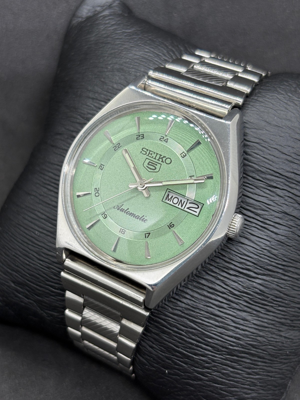 Vintage Seiko 5 Automatic 6309 Cal. Day/Date Japanese Men’s Wrist Watch